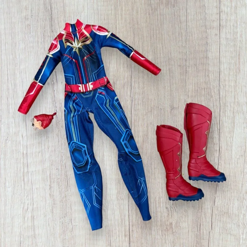 Captain Marvel Legends Carol Danvers 12
